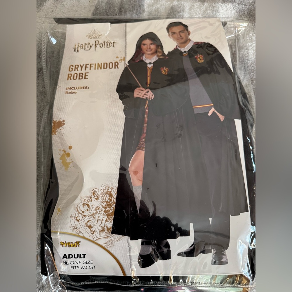 Harry Potter Gyffindor Robe with scarf